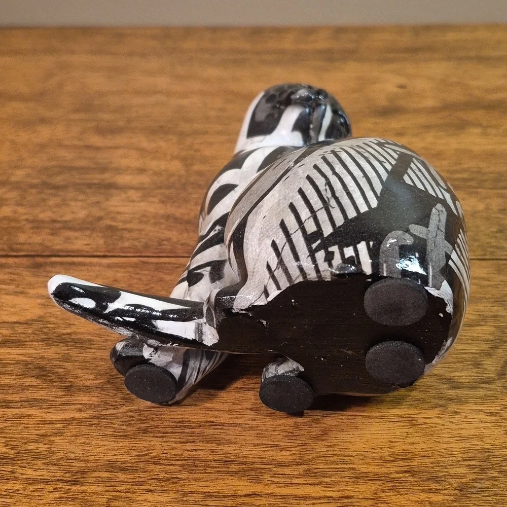 MONOCHROME Black And White Graffiti Inspired Resin Cat Figurine - Picture 9 of 13